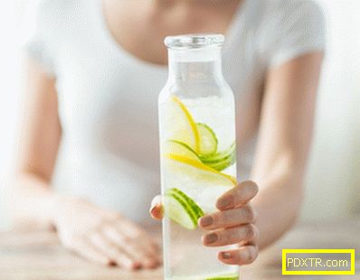 Вода с лимон и краставица