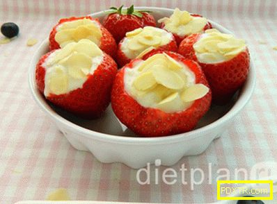 Една проста рецепта за диетичен десерт с ягоди