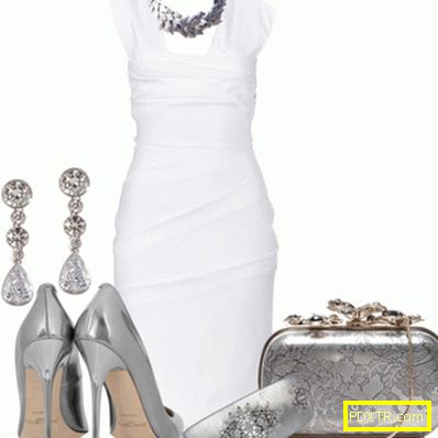 бяла рокля със сребърни аксесоари, снимка
