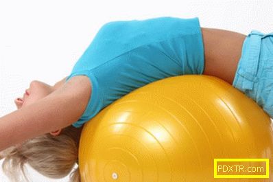 Комплексни упражнения за корема и страните в дома